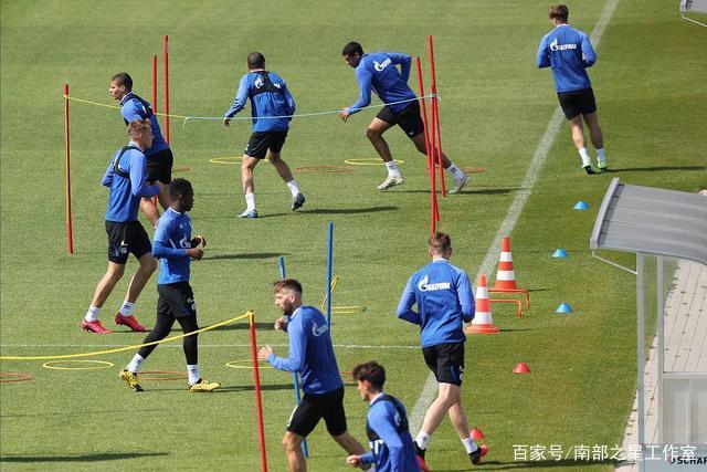 武磊因伤退出 两针封闭留隐患 国足被淘汰成定局？